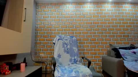 Anna   online show from 11/15/25, 04:03