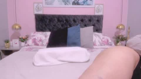 Snapshot of 00valeriasexxx chatting on 12/17/24, 04:11 Valeria online show from 12/17/24, 04:11