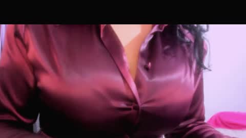 Snapshot of 00valeriasexxx chatting on 01/12/25, 09:40 Valeria online show from 01/12/25, 09:40