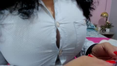 Snapshot of 00valeriasexxx chatting on 01/29/25, 12:13 Valeria online show from 01/29/25, 12:13