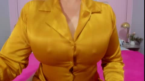 Snapshot of 00valeriasexxx chatting on 02/04/25, 10:32 Valeria online show from 02/04/25, 10:32