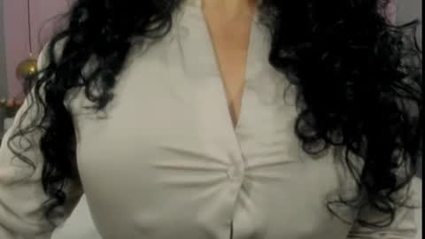 Snapshot of 00valeriasexxx chatting on 02/18/25, 05:42 Valeria online show from 02/18/25, 05:42