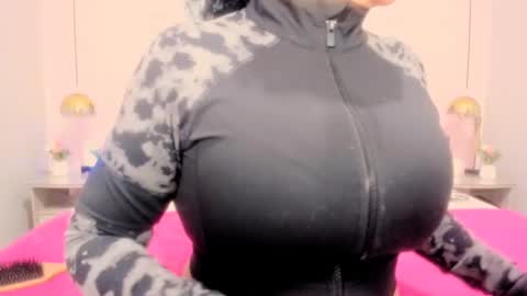 Snapshot of 00valeriasexxx chatting on 02/26/25, 09:32 Valeria online show from 02/26/25, 09:32