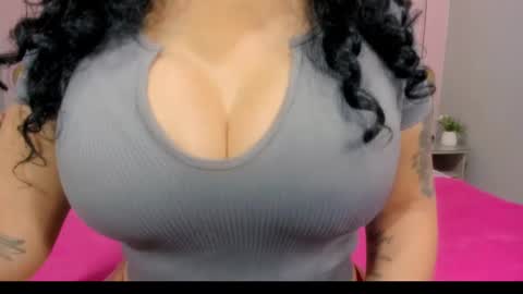 Snapshot of 00valeriasexxx chatting on 03/03/25, 11:44 Valeria online show from 03/03/25, 11:44