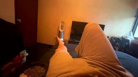 Snapshot of 010_uwu chatting on 04/20/26, 11:06 010_uwu online show from 04/20/26, 11:06