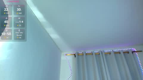 Snapshot of 01dulcemaria_ chatting on 10/04/25, 09:18 Dulce Maria online show from 10/04/25, 09:18