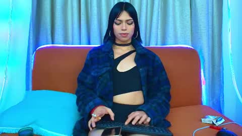 Klhoe Carter 3 online show from 07/14/26, 11:21