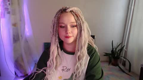 Snapshot of 0uralexa chatting on 12/18/25, 09:48 Alexa online show from 12/18/25, 09:48