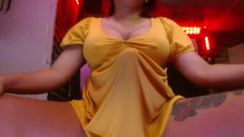  i am trixie im Your Selfsucking Mistress  online show from 11/25/25, 12:32