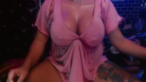  i am trixie im Your Selfsucking Mistress  online show from 06/22/26, 04:31