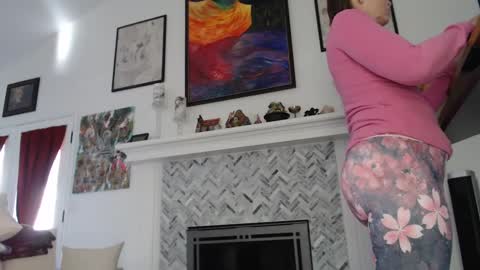 Aurora Willows online show from 01/15/25, 09:41