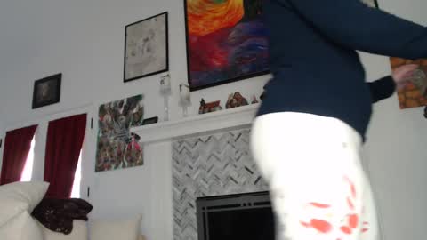 Aurora Willows online show from 01/19/25, 01:55