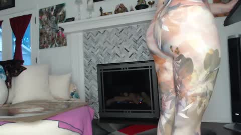 Aurora Willows online show from 01/30/25, 01:42
