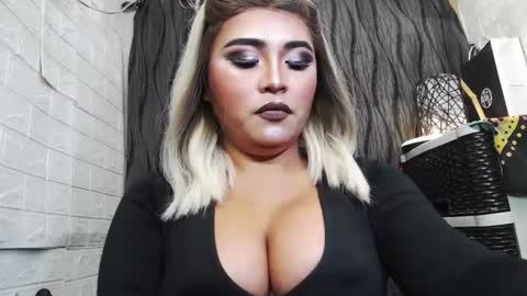 Snapshot of 12inchsexyanacodats chatting on 10/10/25, 01:04 sexy kia online show from 10/10/25, 01:04