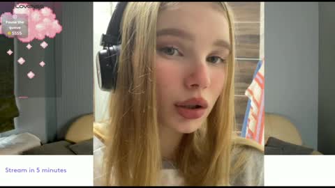 Kira online show from 11/07/25, 04:56