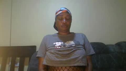 Snapshot of 1_sexylove chatting on 09/18/25, 06:04 1_sexylove online show from 09/18/25, 06:04