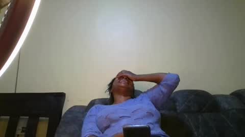 Snapshot of 1_sexylove chatting on 10/24/25, 08:38 1_sexylove online show from 10/24/25, 08:38