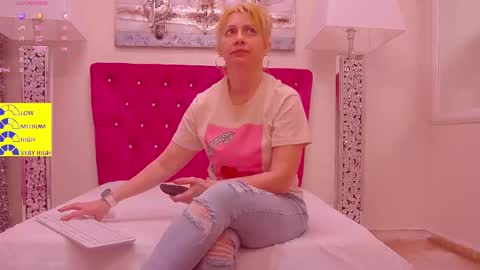 AMANDA online show from 05/11/26, 04:18