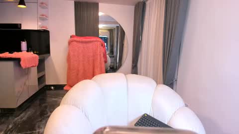 Snapshot of 1bonnie chatting on 02/25/25, 01:30 Hello soy bonnie online show from 02/25/25, 01:30