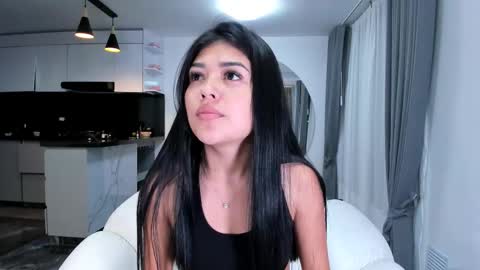 Snapshot of 1bonnie chatting on 03/04/25, 04:38 Hello soy bonnie online show from 03/04/25, 04:38