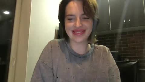 Snapshot of 1dove chatting on 12/02/24, 03:58 DOVE online show from 12/02/24, 03:58