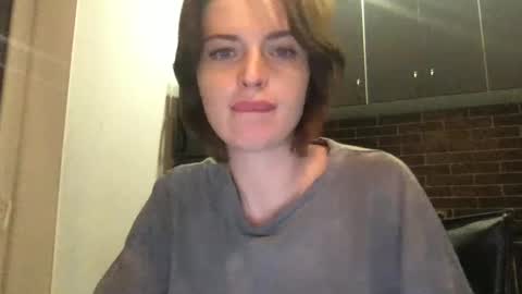 Snapshot of 1dove chatting on 12/04/24, 03:32 DOVE online show from 12/04/24, 03:32