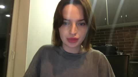 Snapshot of 1dove chatting on 01/06/25, 04:02 DOVE online show from 01/06/25, 04:02