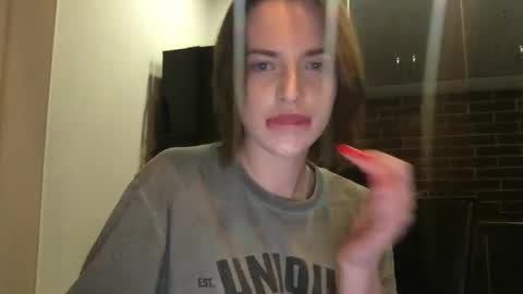 Snapshot of 1dove chatting on 01/08/25, 02:46 DOVE online show from 01/08/25, 02:46