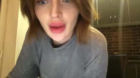 Snapshot of 1dove chatting on 01/10/25, 05:56 DOVE online show from 01/10/25, 05:56