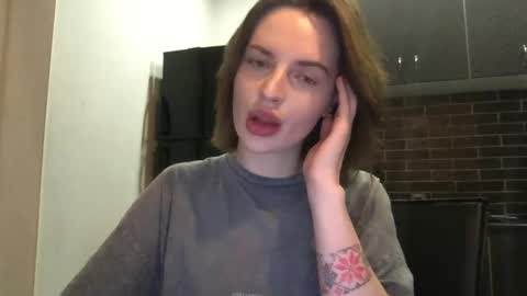 Snapshot of 1dove chatting on 01/17/25, 03:32 DOVE online show from 01/17/25, 03:32