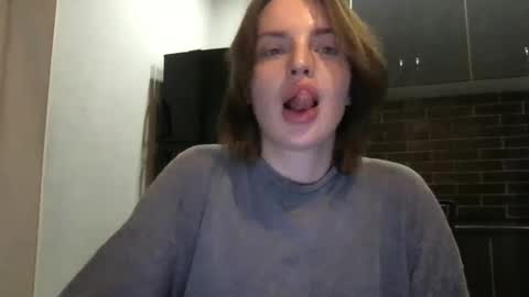 Snapshot of 1dove chatting on 01/17/25, 06:33 DOVE online show from 01/17/25, 06:33