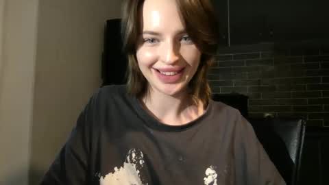 Snapshot of 1dove chatting on 02/04/25, 02:32 DOVE online show from 02/04/25, 02:32