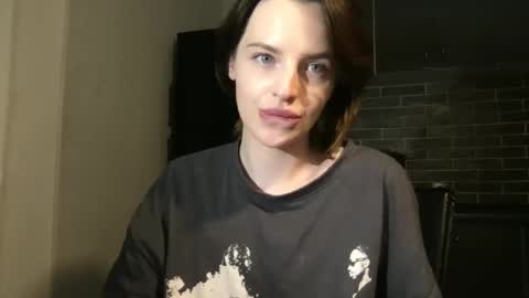 Snapshot of 1dove chatting on 02/04/25, 05:34 DOVE online show from 02/04/25, 05:34