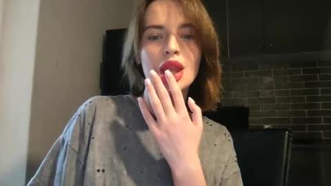 Snapshot of 1dove chatting on 02/06/25, 01:54 DOVE online show from 02/06/25, 01:54