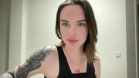 Snapshot of 1dove chatting on 09/09/25, 07:13 DOVE online show from 09/09/25, 07:13