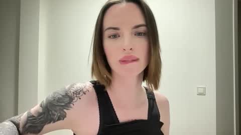 Snapshot of 1dove chatting on 09/20/25, 07:04 DOVE online show from 09/20/25, 07:04