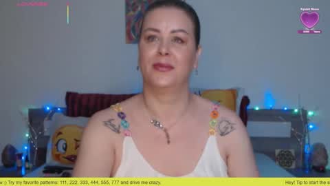 Snapshot of 1felicity1 chatting on 10/27/25, 05:11 Felicity online show from 10/27/25, 05:11