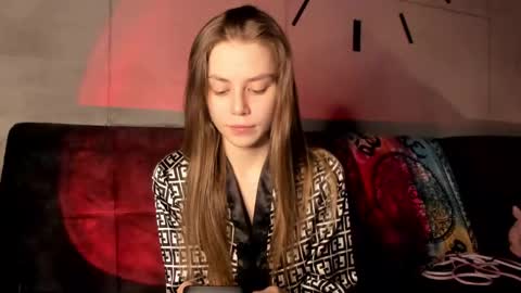 Lily 3 online show from 02/18/25, 11:52