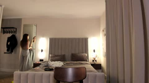 Lily 3 online show from 09/29/25, 06:57