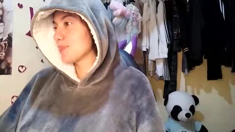 Snapshot of 1kandylove chatting on 10/29/25, 02:25 1kandylove online show from 10/29/25, 02:25