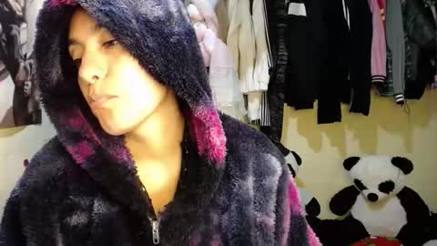 Snapshot of 1kandylove chatting on 11/16/25, 01:11 1kandylove online show from 11/16/25, 01:11