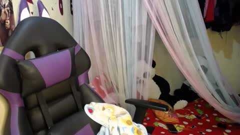 Snapshot of 1kandylove chatting on 11/25/25, 08:36 1kandylove online show from 11/25/25, 08:36