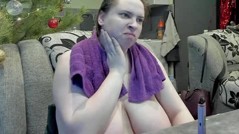 1LINDSEY1 online show from 12/24/24, 08:11