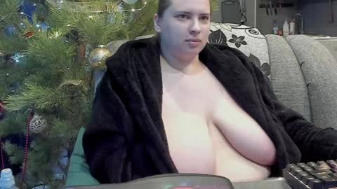 1LINDSEY1 online show from 12/24/24, 11:17