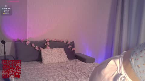 Snapshot of 1little_cherry chatting on 05/23/26, 12:31 Mia online show from 05/23/26, 12:31