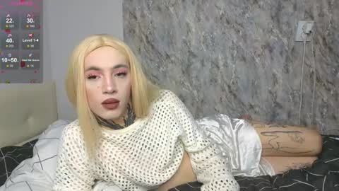 Snapshot of 1lola4ka chatting on 11/07/25, 06:52 Michelle online show from 11/07/25, 06:52