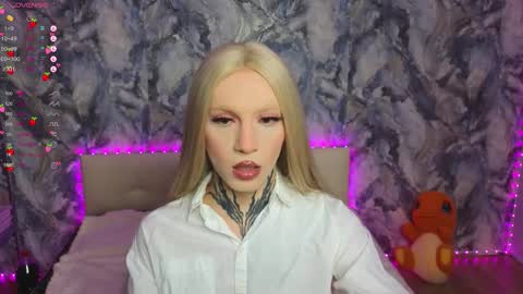 Snapshot of 1lola4ka chatting on 11/29/25, 03:04 Michelle online show from 11/29/25, 03:04