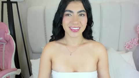 Snapshot of 1m_emily chatting on 07/27/26, 10:17 . online show from 07/27/26, 10:17