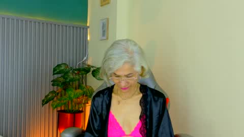 Miss Monserrate online show from 06/17/26, 02:07