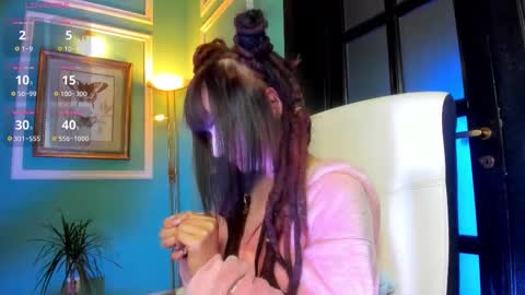 Snapshot of 1munique chatting on 09/25/25, 03:05 Moona online show from 09/25/25, 03:05